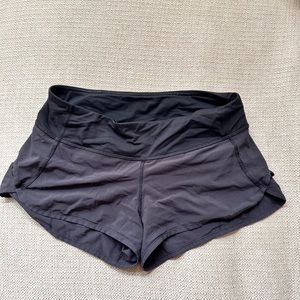 Lululemon Hotty Hot shorts, mid height